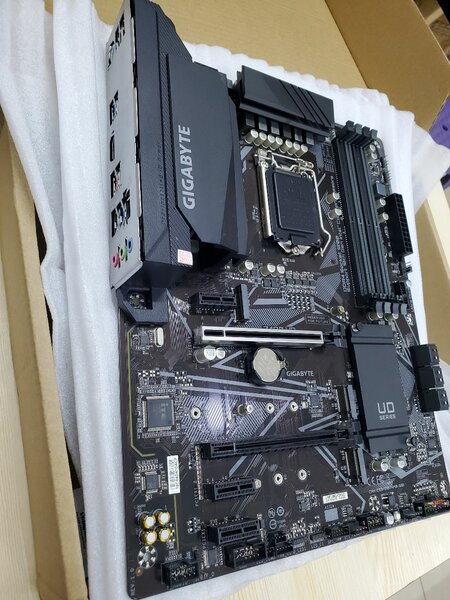 Carte mère Gigabyte ATX Z490