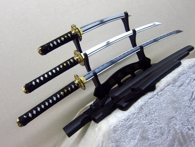 SABRE FORGÉ À LA MAIN