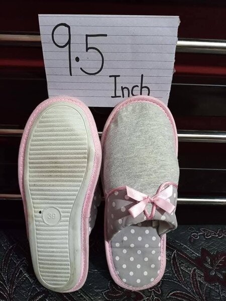Ladies slippers