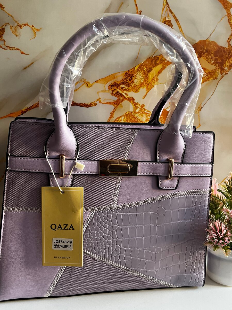 Sac à main violet élégant