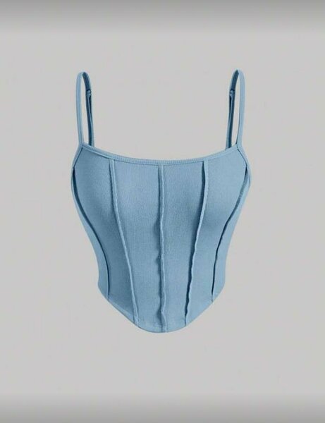 Top en tricot bleu à bretelles