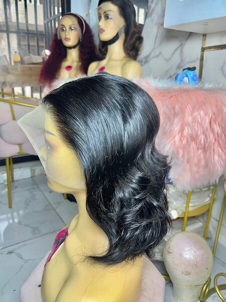 Perruque frontale avec boucle