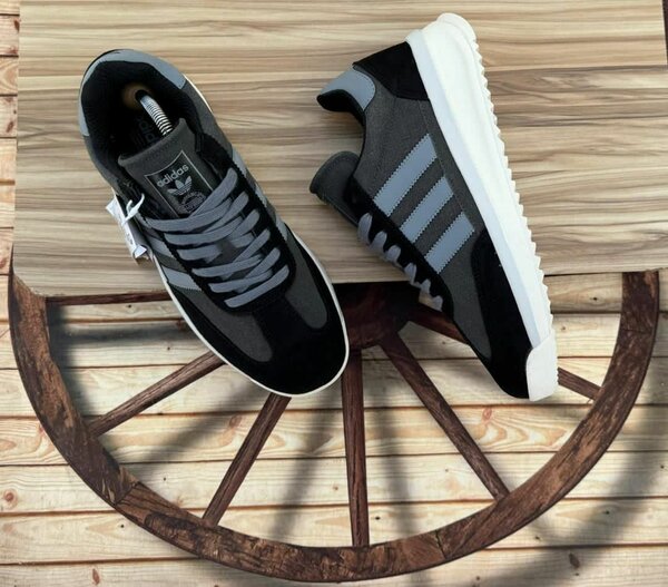 Adidas SL 72