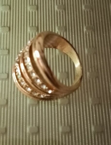 Elegant ring