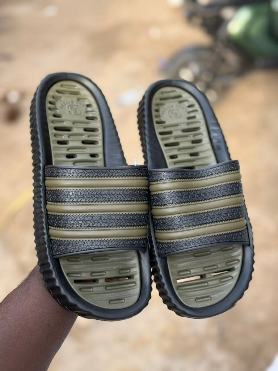 Claquettes confortables pour hommes