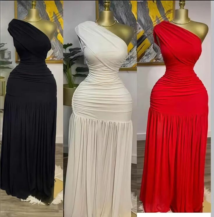 Robe Longue Asymétrique Élégante