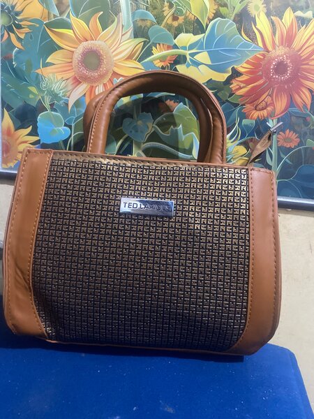 Sac à main en cuir moderne