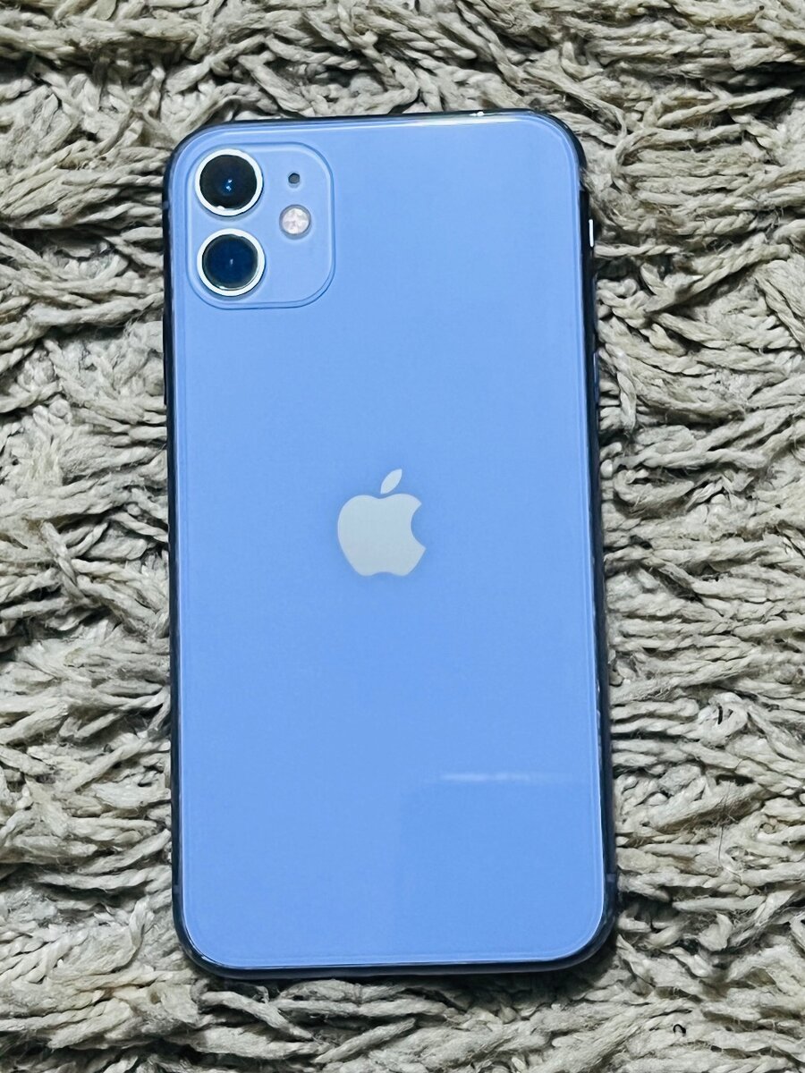 iPhone 11 64gb ( vendu avec reçu )