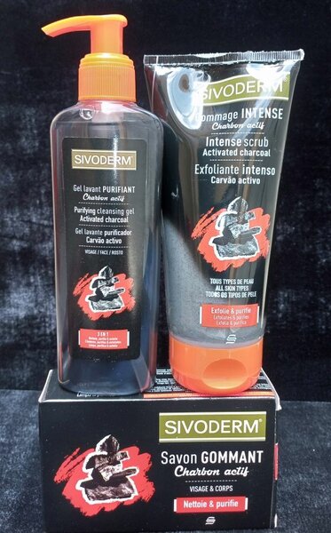 Savon gommant au charbon actif