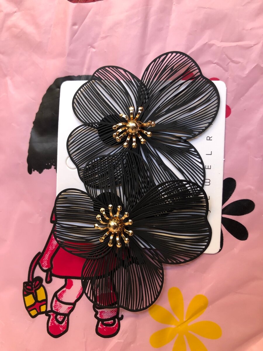 Barrettes Fleurs Noires Élégantes