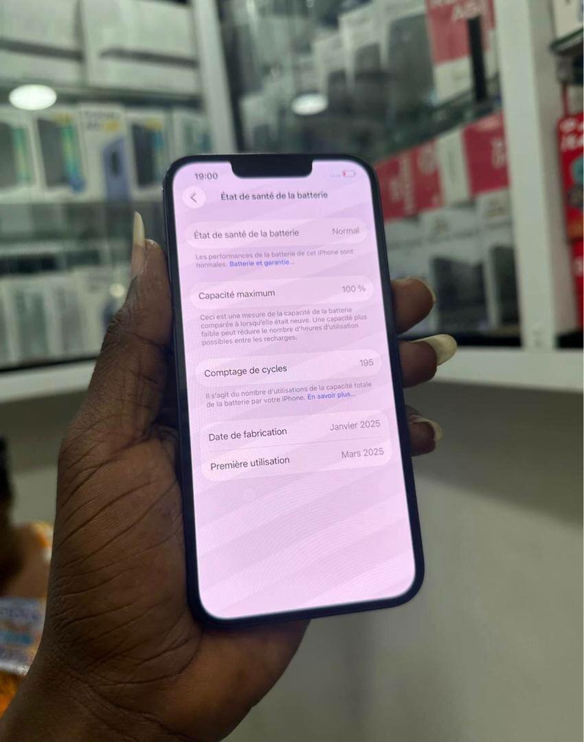 iPhone 16e CE Noir - État Neuf