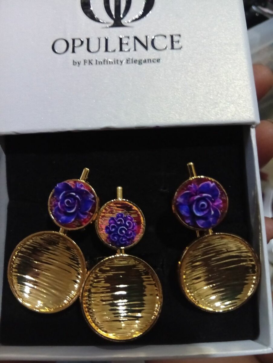 Boucles d'oreilles et bagues