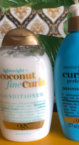 ✅Ogx locking +coconut curls finishing mist.