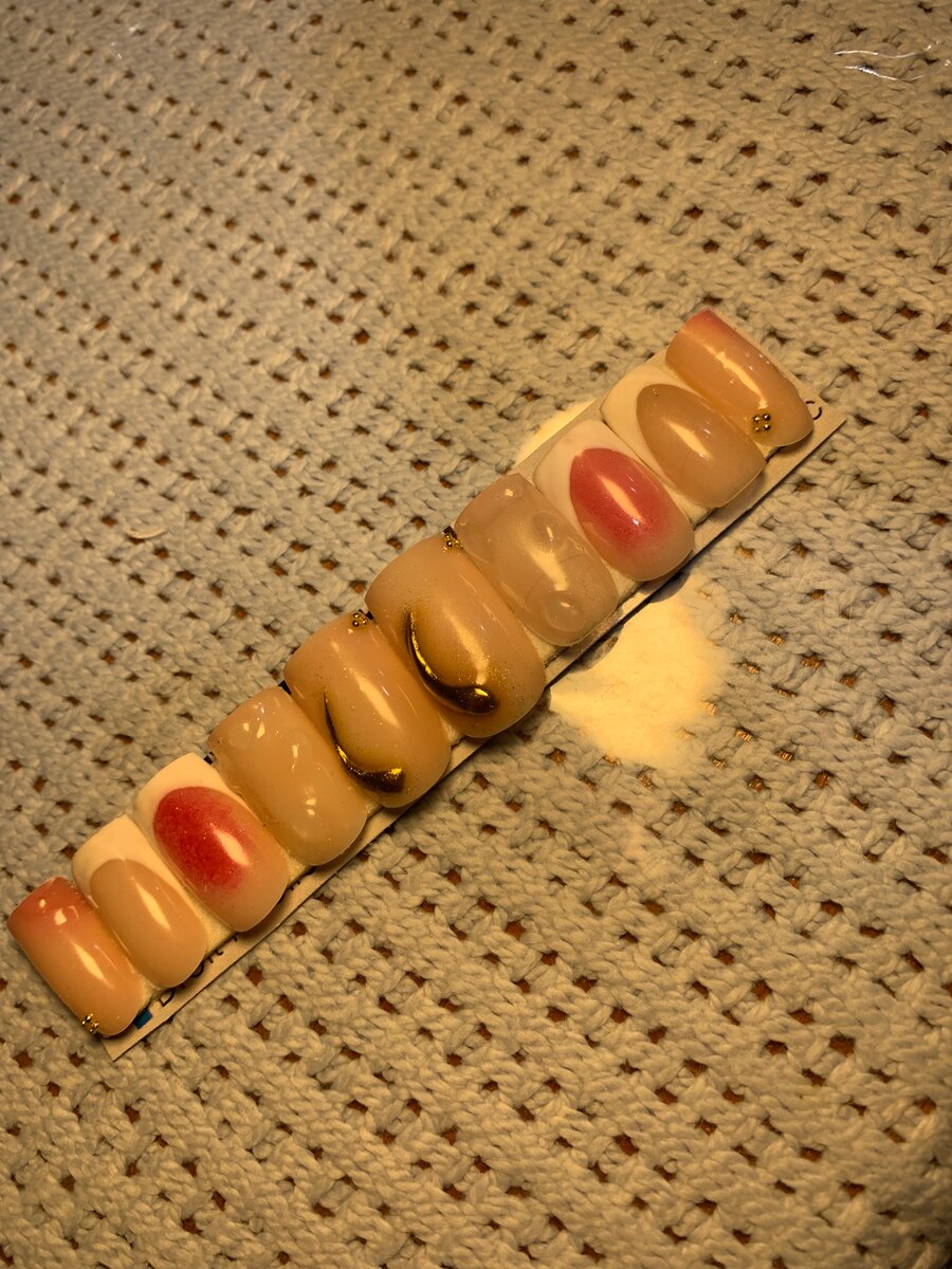 Ongles faux élégants