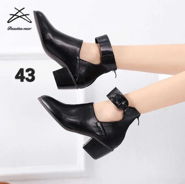 43 size stylish design boots for women and girls