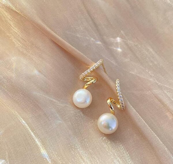 Golden Plated Womens Zigzag Pearl Earrings - Lightweight Al