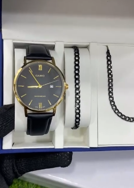 Set with watch bracelet and chain