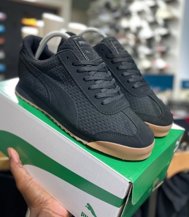 Puma Romas sneakers black