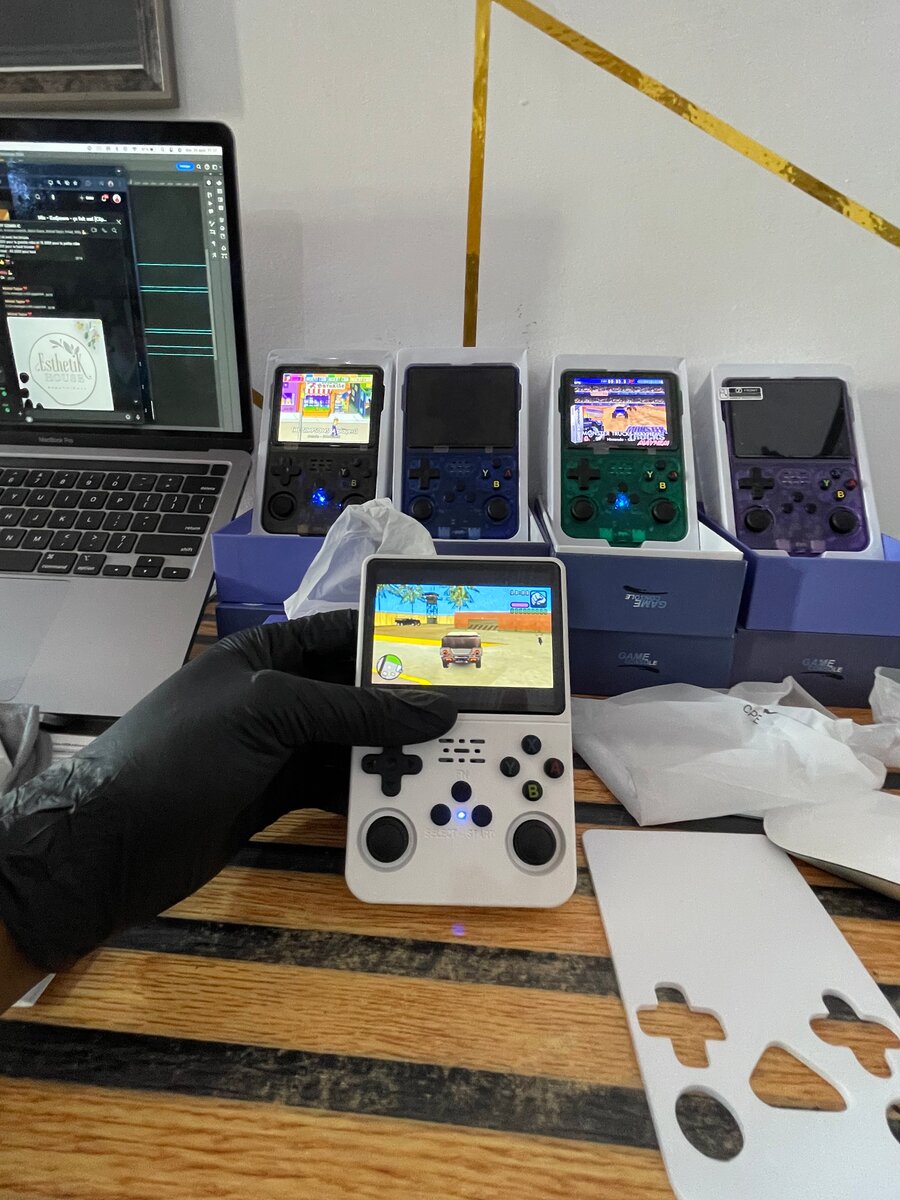 Console portable R36s