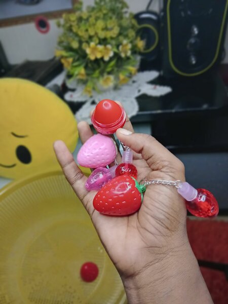 Gloss à lèvres parfumé fruité