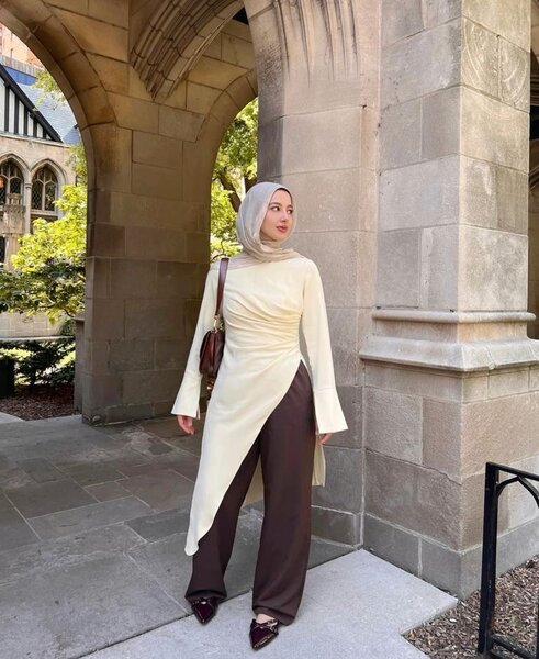 Tenue élégante beige et marron