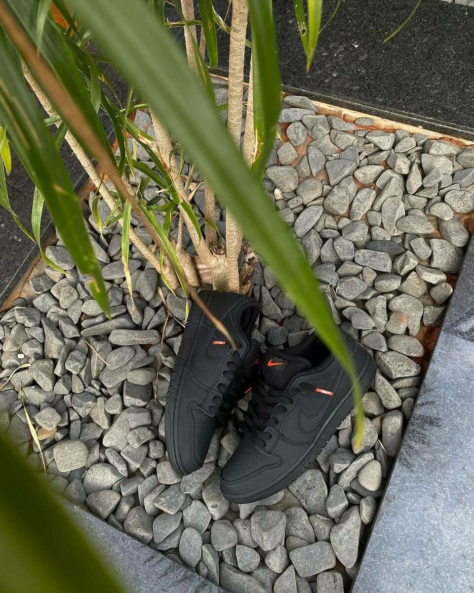 Baskets noires style urbain