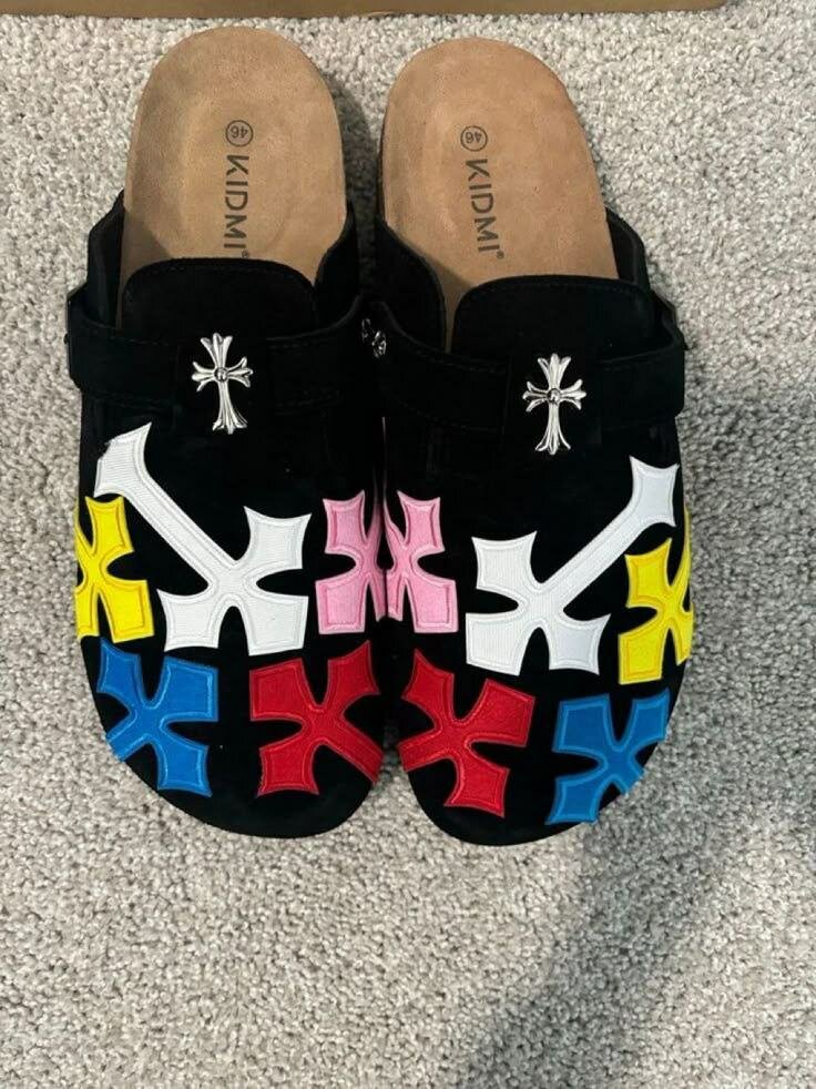 Sabots en cuir colorés