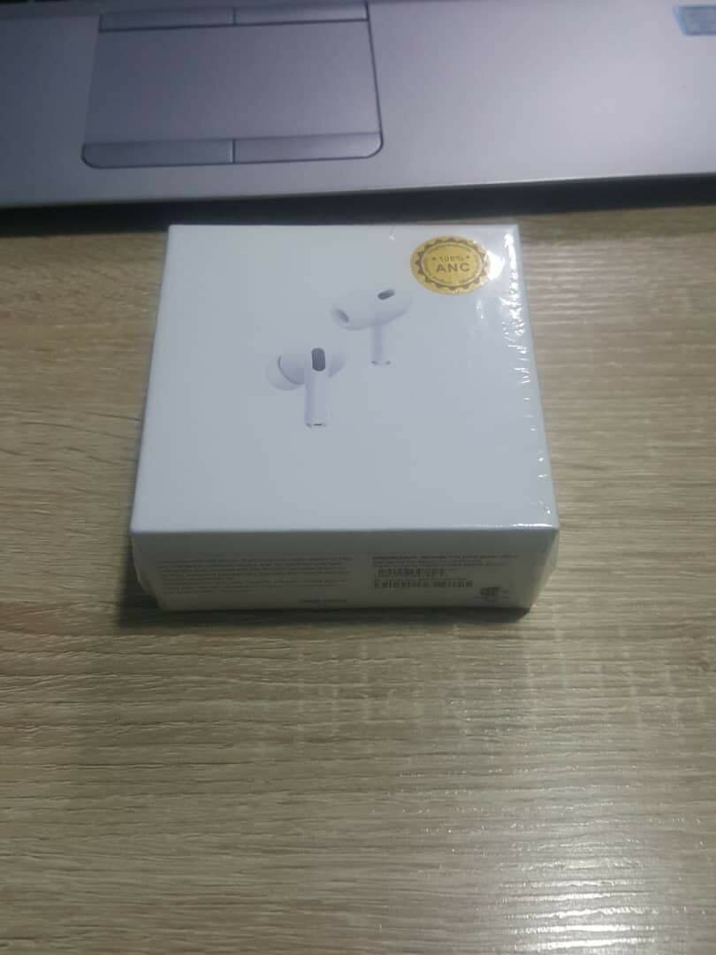 ORIGINAL APPLE Airpods PRO3      Crystal clear sound  Comfor