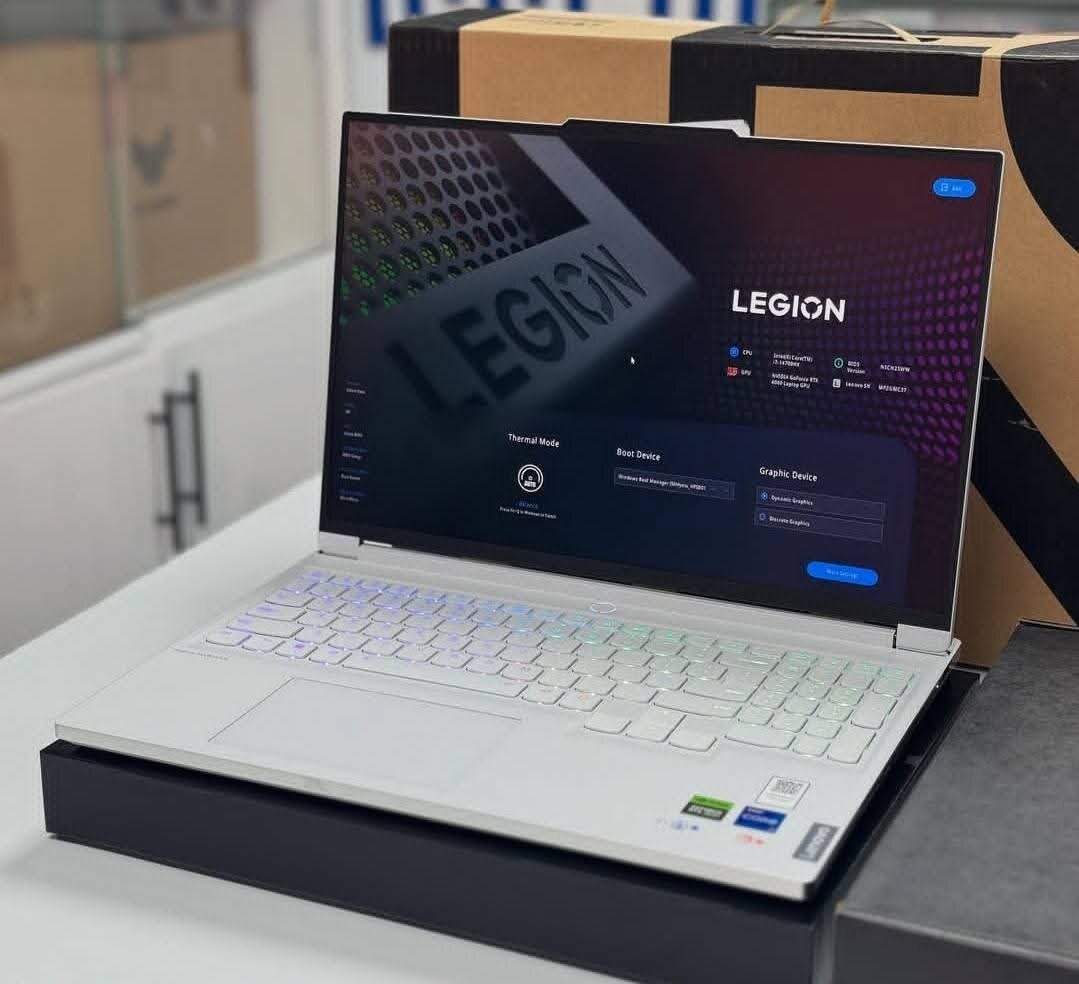 LENOVO LEGION PRO 7i (2025)