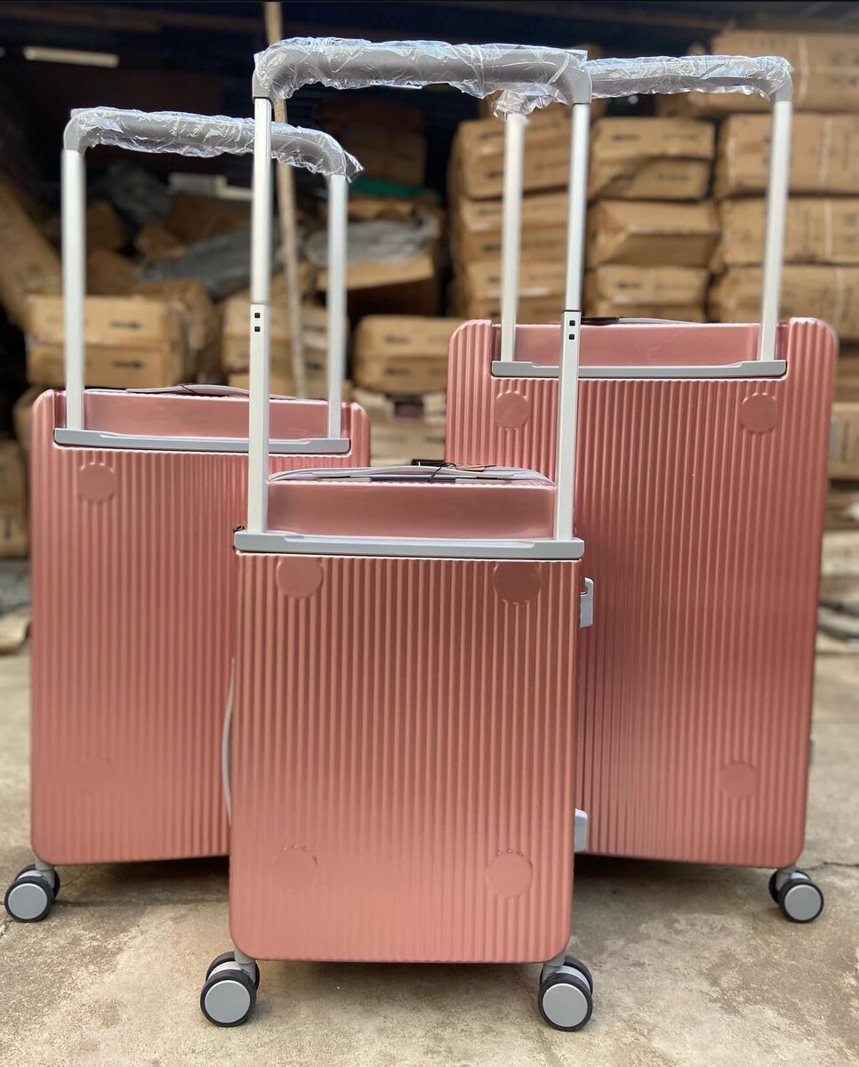 Wide Handle Executive Suitcase