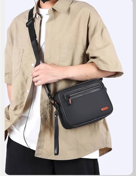 Sac bandoulière homme moderne