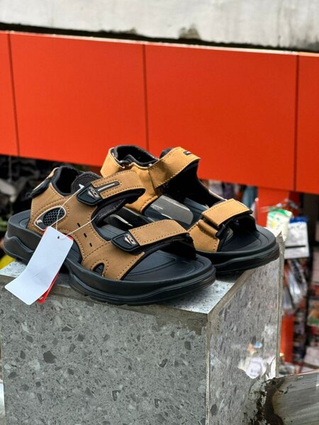 Sandales de randonnée résistantes