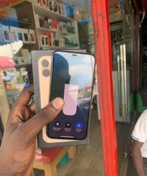 iPhone 11 Pro Max doré