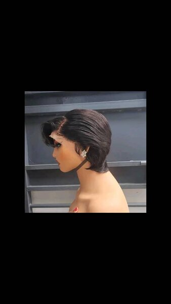 Perruque synthétique courte