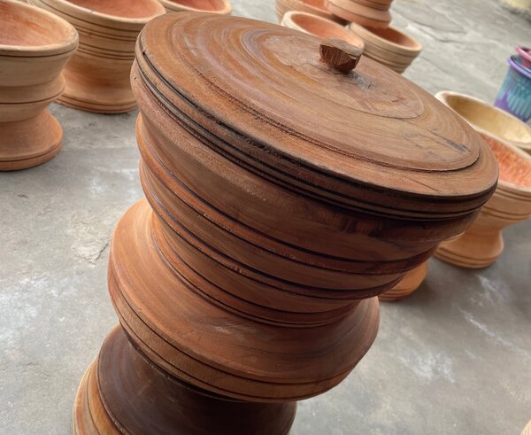 Pots de cuisine en bois