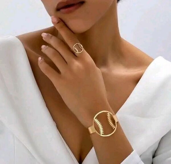 Bracelet design élégant doré