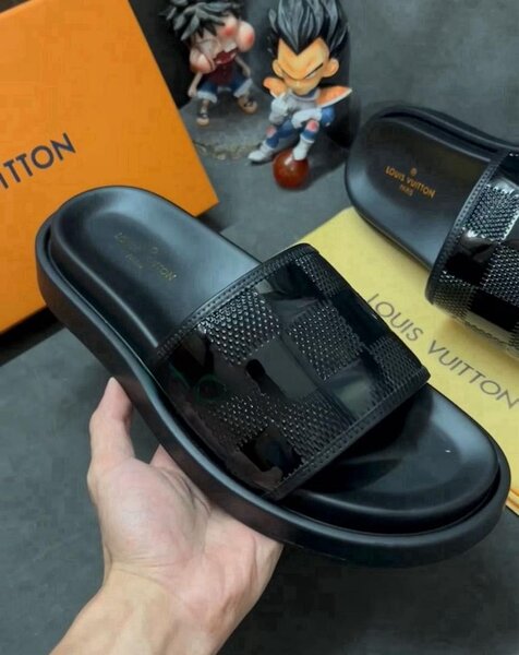 Luis Vuitton quality sandals