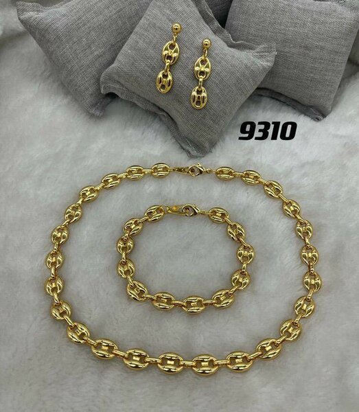 Elegant Gold Jewelry Set