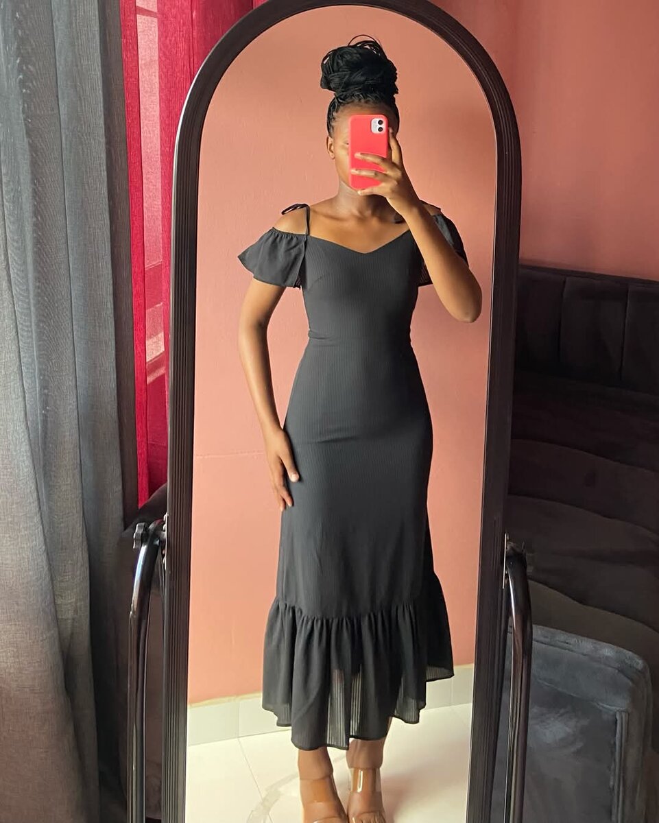 Dress Size S (UK 8/10)