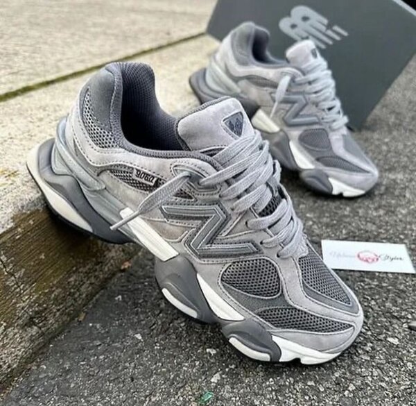 Sneakers gris modernes