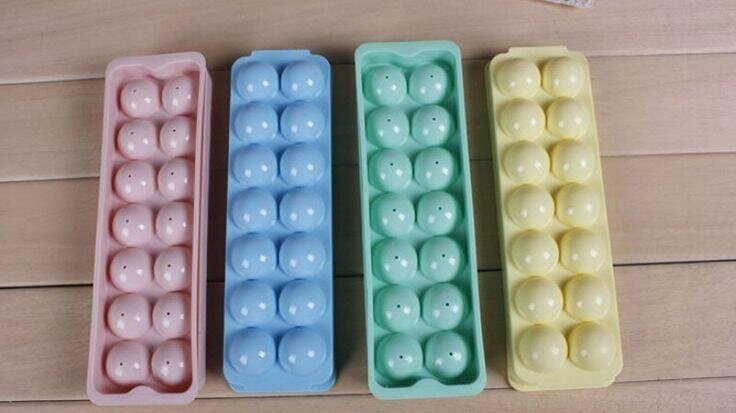 Plateaux à glaçons colorés