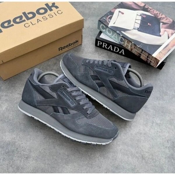 Reebok Classic Sneakers