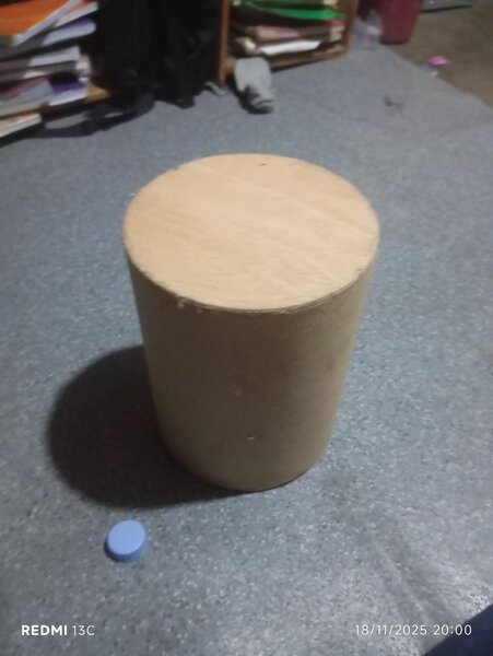 Caisse en bois cylindrique