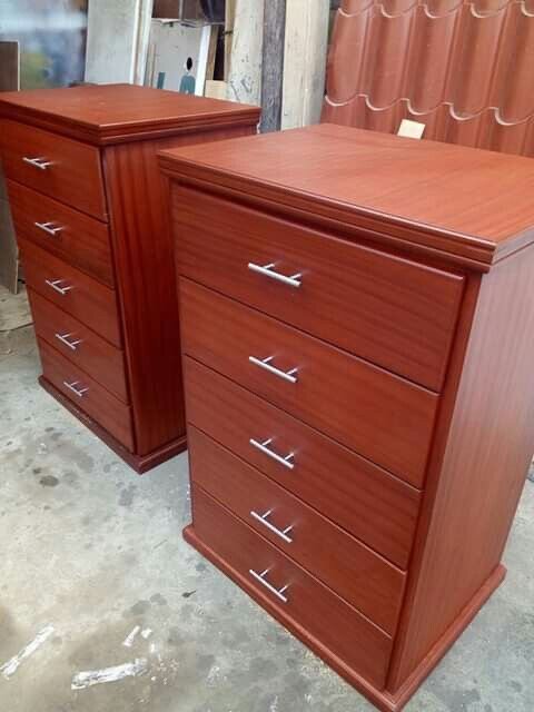 Commode en bois 5 tiroirs