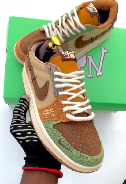 Fashionable men's sneakers