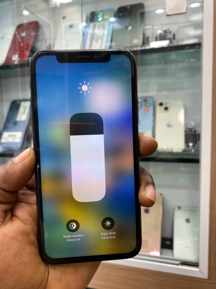 iPhone X sans id 64go