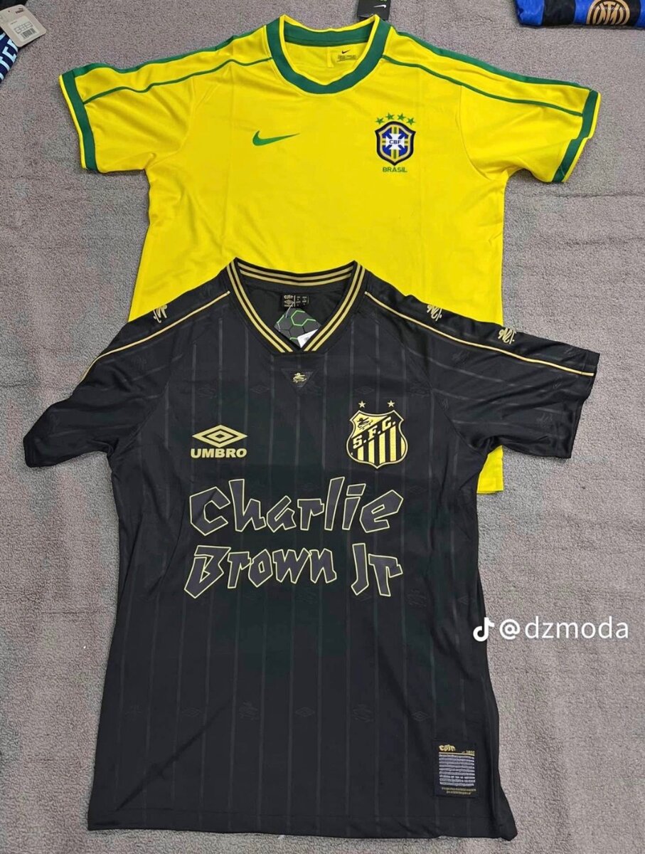 Maillot de football moderne