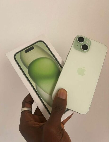 iPhone 15 dernier modèle vert