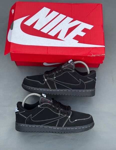 Nike Sneakers Noires