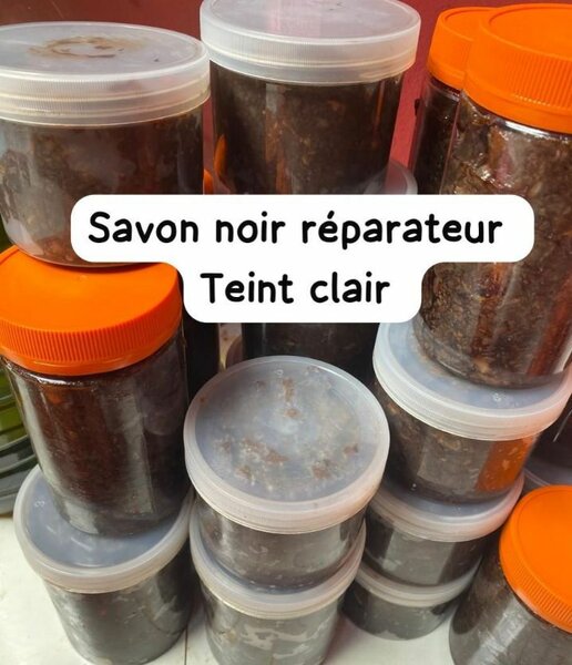 Savon Noir Réparateur Teint
